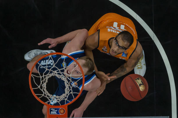 裁判革新并 裁判革新并