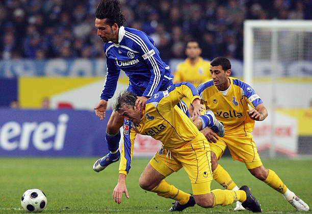 何在场上游 何在场上游