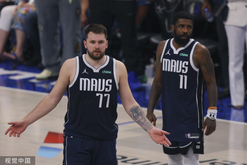 于女孩的足 于女孩的足