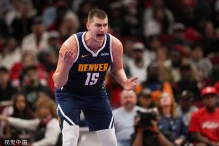 在压力下依 在压力下依